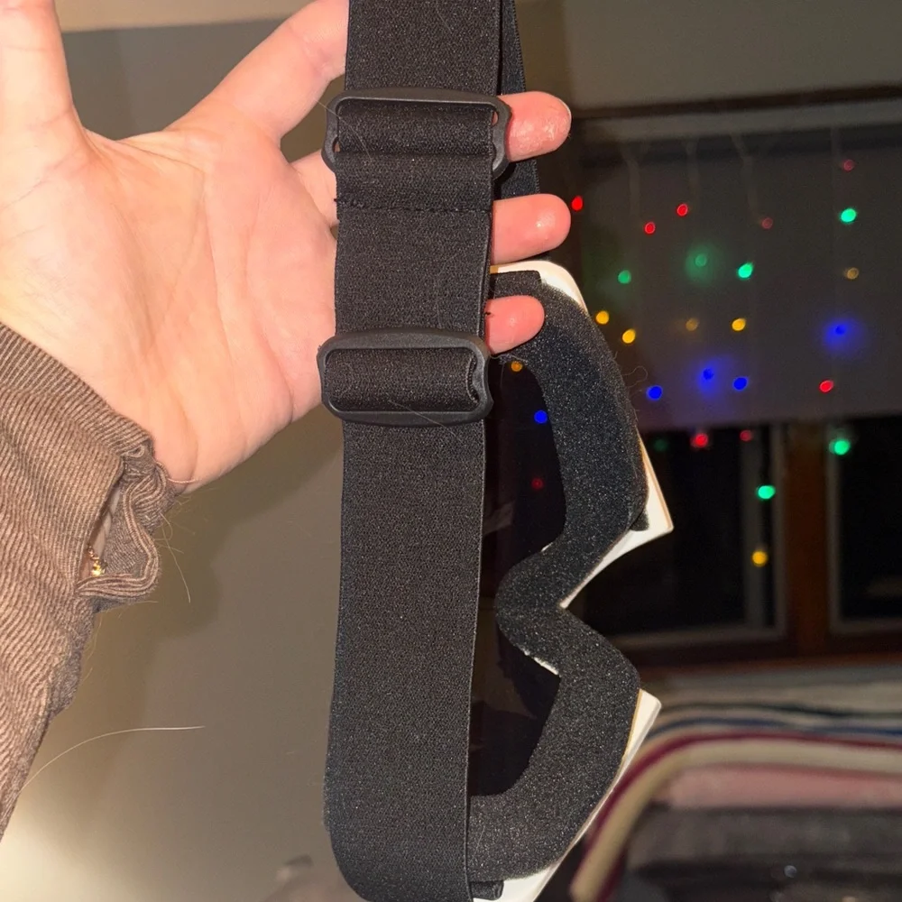 Protective eye wear with multi color lens